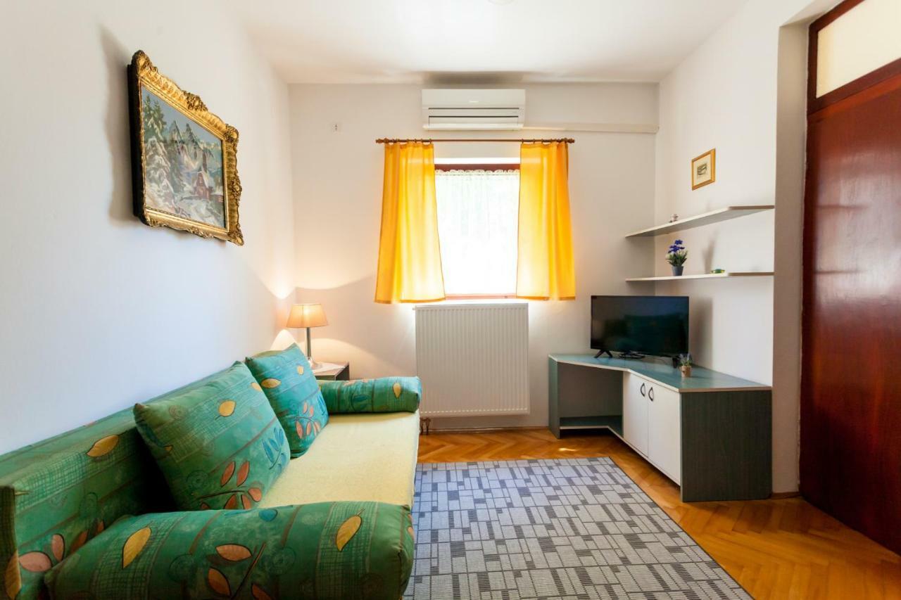 Apartments Belavic By El-Pi Tours ニヴィーチェ エクステリア 写真