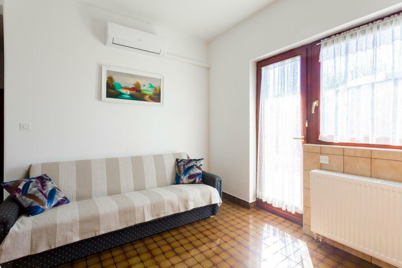 Apartments Belavic By El-Pi Tours ニヴィーチェ エクステリア 写真
