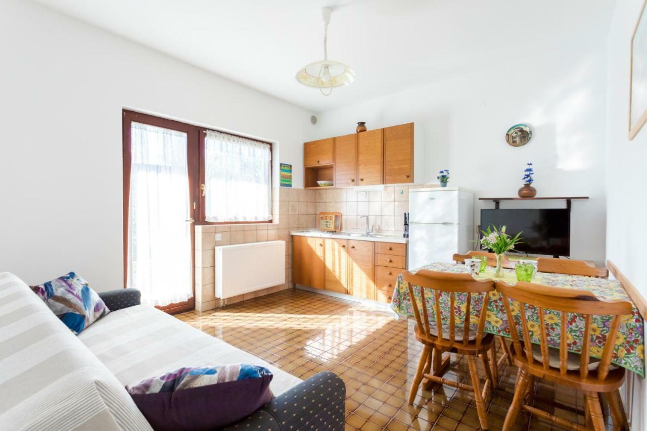 Apartments Belavic By El-Pi Tours ニヴィーチェ エクステリア 写真